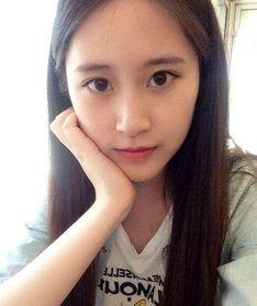 广西女大学生网红吃瓜,揭秘校园生活幕后趣闻